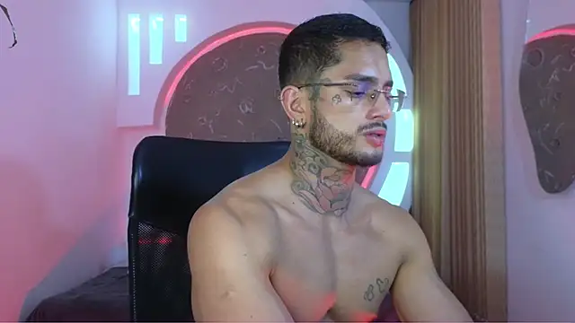 Snapshot of Alanrodgers chatting on January 15, 11:24 am Alanrodgers online show from January 15, 11:24 am