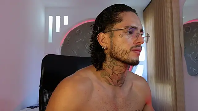 Snapshot of Alanrodgers chatting on November 13, 1:15 pm Alanrodgers online show from November 13, 1:15 pm