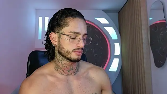 Snapshot of Alanrodgers chatting on November 23, 10:14 am Alanrodgers online show from November 23, 10:14 am