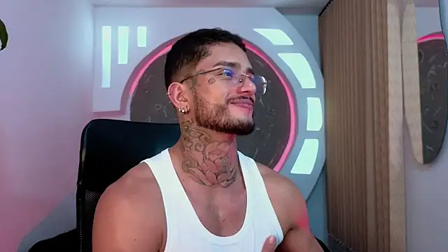 Snapshot of Alanrodgers chatting on December 20, 2:58 am Alanrodgers online show from December 20, 2:58 am