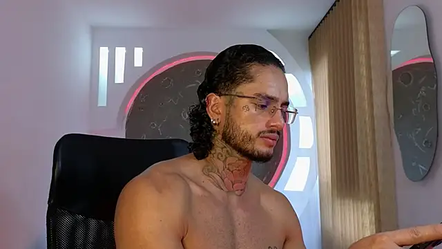 Snapshot of Alanrodgers chatting on November 25, 1:00 pm Alanrodgers online show from November 25, 1:00 pm