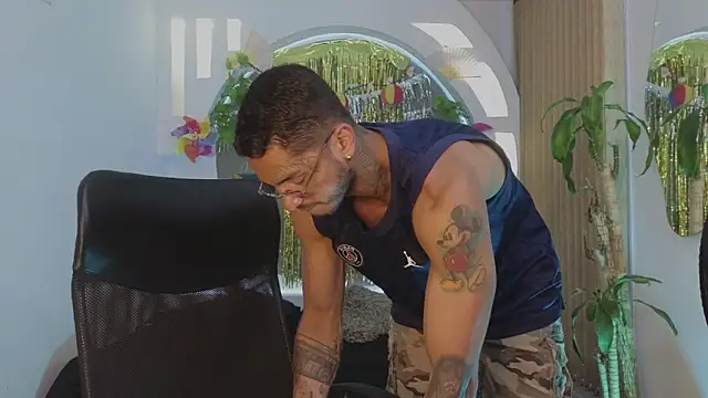 Alanrodgers online show from April 4, 12:45 pm