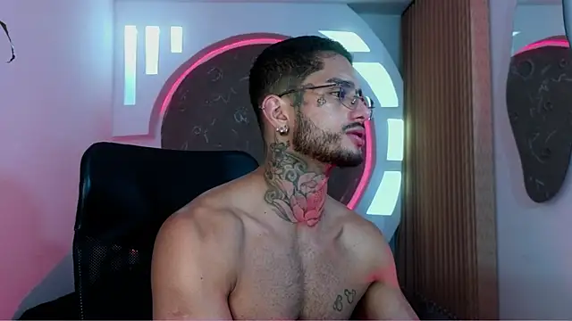 Snapshot of Alanrodgers chatting on January 13, 11:25 am Alanrodgers online show from January 13, 11:25 am