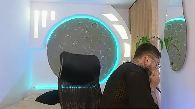 Alanrodgers online show from February 25, 1:44 pm