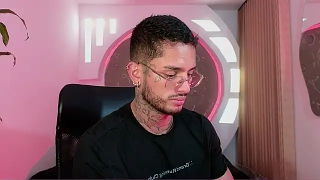 Snapshot of Alanrodgers chatting on January 12, 11:39 am Alanrodgers online show from January 12, 11:39 am