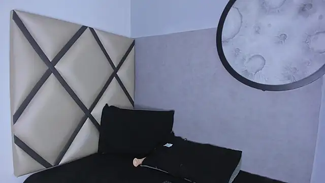 Morgan-82ws online show from December 2, 9:05 pm