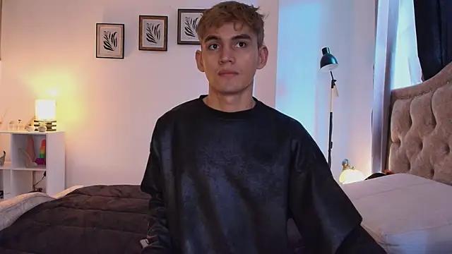 estebanperez 26 online show from January 10, 1:28 pm