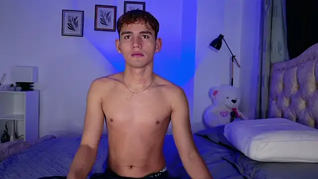 estebanperez 26 online show from March 31, 10:50 am