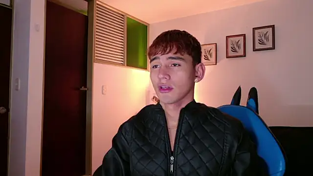 estebanperez 26 online show from March 11, 10:42 am