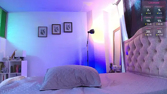 estebanperez 26 online show from November 13, 1:15 pm