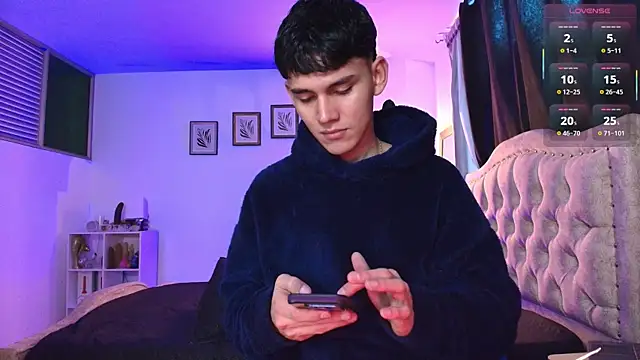 estebanperez 26 online show from November 18, 11:02 am