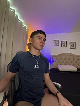 Snapshot of estebanperez_26 chatting on June 22, 7:11 pm estebanperez 26 online show from June 22, 7:11 pm