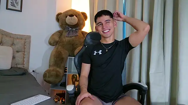 Snapshot of estebanperez_26 chatting on July 6, 11:17 am estebanperez 26 online show from July 6, 11:17 am