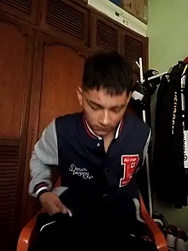 Santiagooo1233 online show from November 17, 6:34 pm