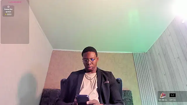 Snapshot of mike_aly chatting on November 23, 12:59 pm mike aly online show from November 23, 12:59 pm