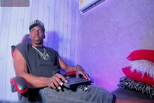 Snapshot of mike_aly chatting on December 22, 6:19 pm mike aly online show from December 22, 6:19 pm