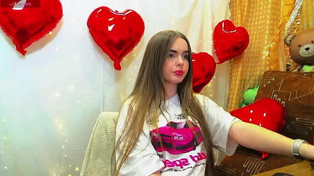 Snapshot of AlicaLOVEalisa777 chatting on February 24, 11:05 pm AlicaLOVEalisa777 online show from February 24, 11:05 pm