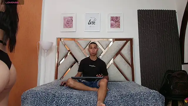 Antonella And Thiago online show from November 14, 12:31 pm