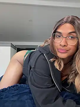 Snapshot of Ashleythelatina chatting on April 20, 4:19 pm Ashleythelatina online show from April 20, 4:19 pm