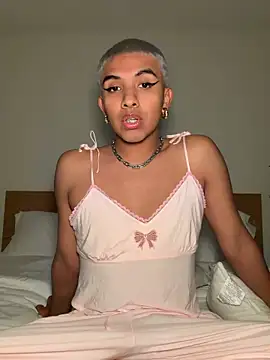 Snapshot of Ashleythelatina chatting on March 1, 11:49 pm Ashleythelatina online show from March 1, 11:49 pm