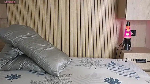 Danmaxwell  online show from March 19, 4:12 am