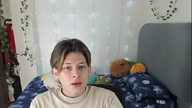 Felix kitty online show from December 5, 7:12 pm