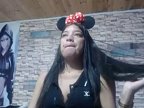 emysquirt online show from November 28, 3:56 pm