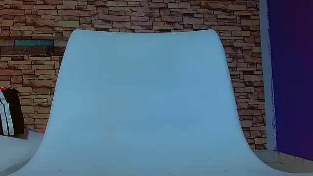 emysquirt online show from December 19, 2:08 pm