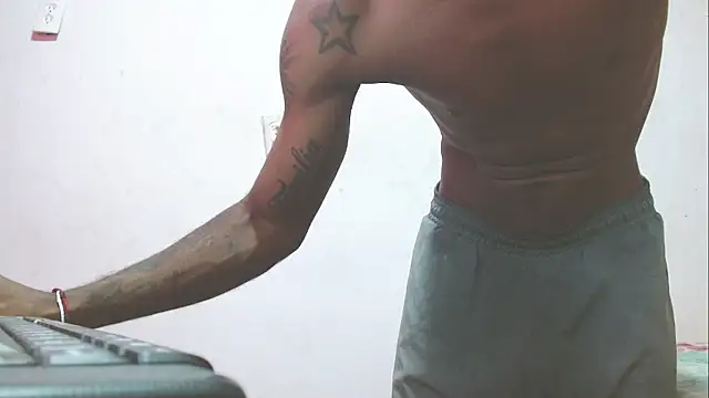 antonela-cris online show from November 24, 1:22 pm