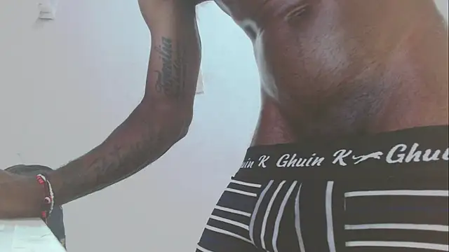 antonela-cris online show from November 15, 2:37 am