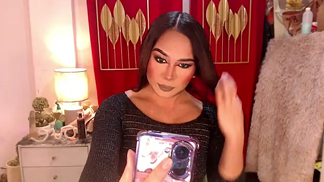 Snapshot of Emily_fucker chatting on November 15, 12:31 pm Emily fucker online show from November 15, 12:31 pm