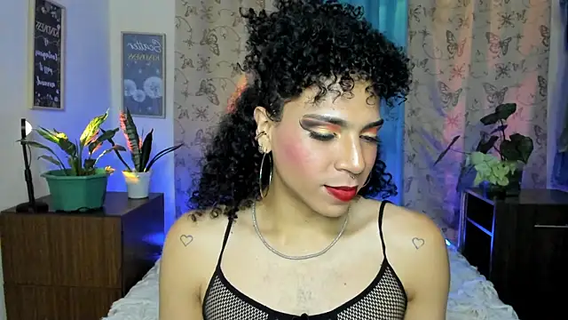 Angel White25 online show from December 3, 12:01 am