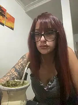 Snapshot of Taurina0105 chatting on February 20, 6:10 am Taurina0105 online show from February 20, 6:10 am