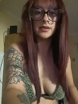 Snapshot of Taurina0105 chatting on November 26, 4:12 am Taurina0105 online show from November 26, 4:12 am