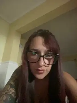 Snapshot of Taurina0105 chatting on March 1, 5:40 am Taurina0105 online show from March 1, 5:40 am