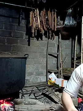 girl-hot2x online show from February 25, 12:27 pm