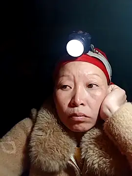 girl-hot2x online show from February 14, 12:16 pm