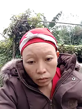 girl-hot2x online show from December 14, 8:09 am