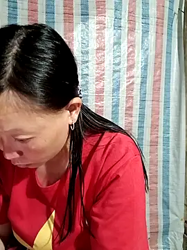 girl-hot2x online show from April 15, 12:42 pm