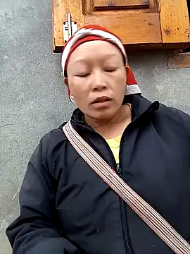 girl-hot2x online show from November 11, 4:51 am