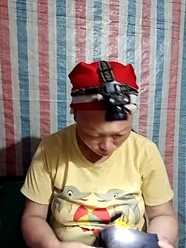 girl-hot2x online show from April 13, 1:15 pm