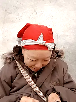 girl-hot2x online show from December 5, 2:21 am