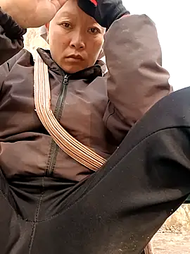 girl-hot2x online show from January 13, 2:26 am