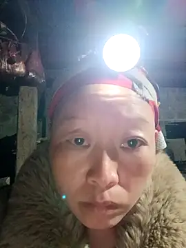 girl-hot2x online show from February 13, 11:05 pm