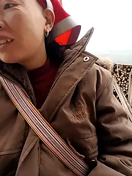 girl-hot2x online show from January 8, 2:28 am