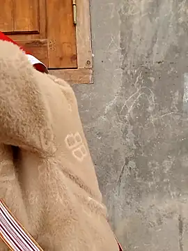 girl-hot2x online show from February 18, 1:25 am