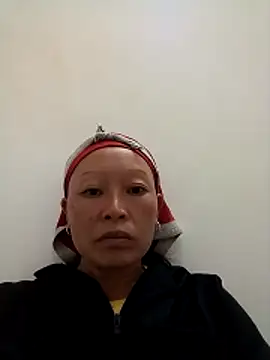 girl-hot2x online show from November 20, 1:45 pm