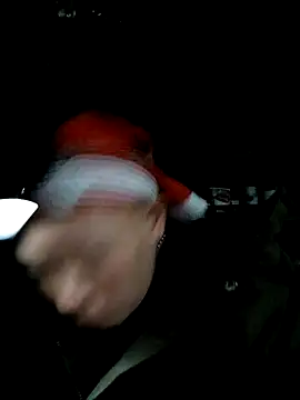 girl-hot2x online show from December 18, 1:37 pm