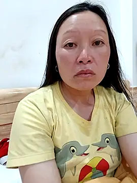 girl-hot2x online show from March 28, 1:45 pm