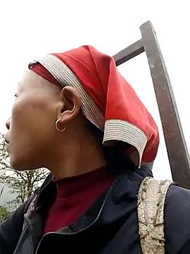 girl-hot2x online show from December 18, 1:11 am